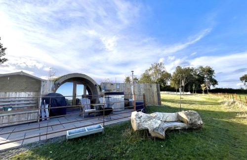 Llansantffraid-ym-Mechain House | Owl Hollow: Pet-Friendly Retreat with Perfect 10/10 Rating