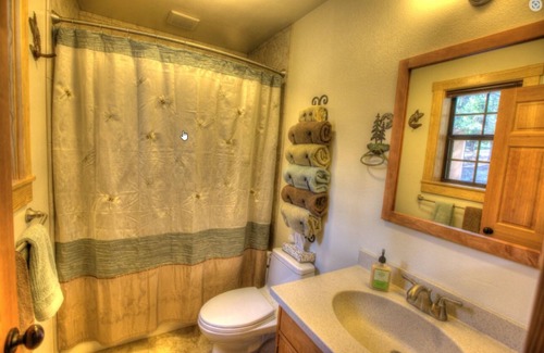 Foresta Cabin | Discover Owl Moon Cabin: A Gem in Yosemite National Park