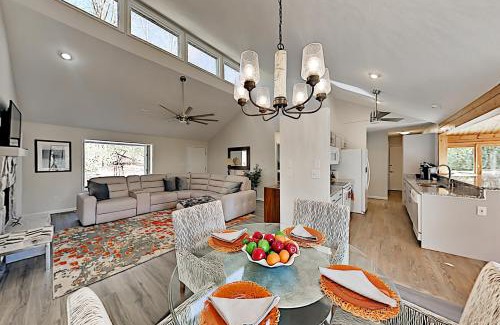 Brevard House | Owl's Nest: Family-Friendly Escape with Pool & Pet Perks