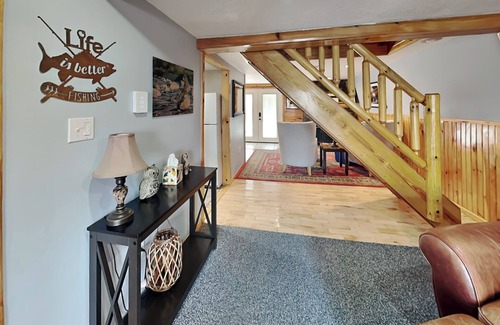 McHenry House | Owl's Retreat: Pet Friendly with Hot Tub & Lake Views