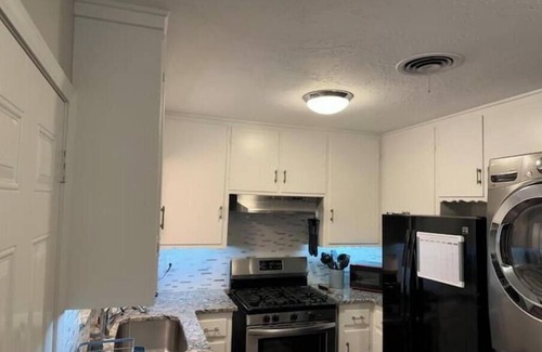 Norman House | Owl Street Cabana Walking Distance To OU Stadium