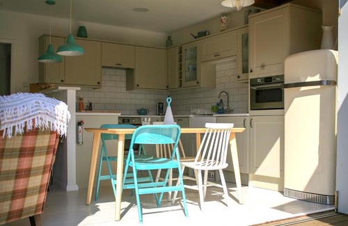 Camber Cabin | Unforgettable Stay at Owlers Retreat with Ocean Views
