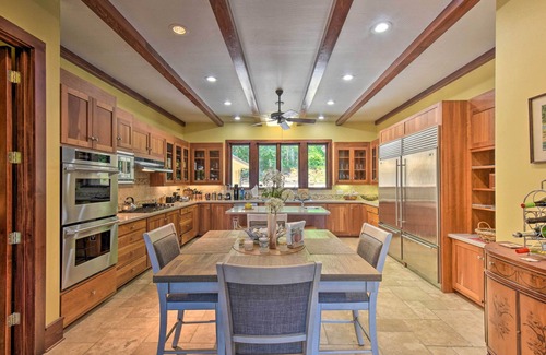 Clarkesville Villa | Owls Nest Estate: Top Floor with Shared Pool & Pet-Friendly