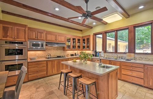 Clarkesville Villa | Owls Nest Estate: Top Floor with Shared Pool & Pet-Friendly