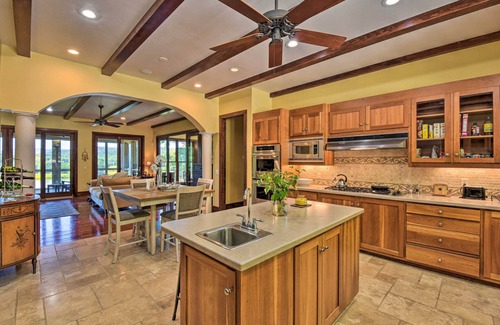 Clarkesville Villa | Owls Nest Estate: Top Floor with Shared Pool & Pet-Friendly