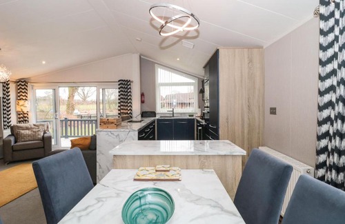 Wimborne House | Owls Nest: Cozy Retreat with Pool and Pet-Friendly Amenities