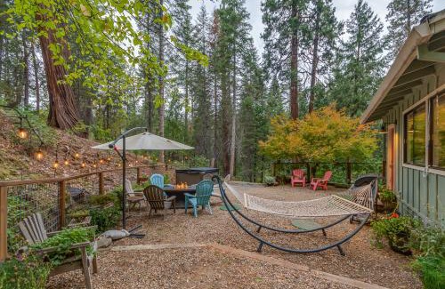 Altaville House | Relax at Owls Nest: Family-Friendly with Hot Tub Access
