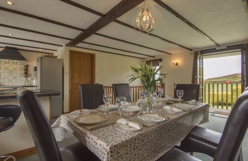 Ilfracombe Cottage | Family-Friendly Owls Roost with Hot Tub in Combe Martin