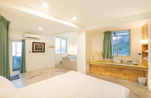 Ruifang Bed & Breakfast | Inviting OwlStay Jiufen Green Ray with Breakfast & Hot Tub