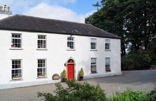 Knockaderry Cross Roads Apartment | Private Apartment Surrounded by Lush Gardens in Wicklow