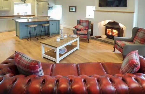 Clitheroe Cottage | Experience Comfort at Ox Hey Barn with Pool and Spa