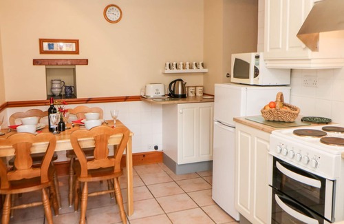 Newton Grange Cottage | Family-Friendly Oxdales Cottage with Garden in Alsop Moor