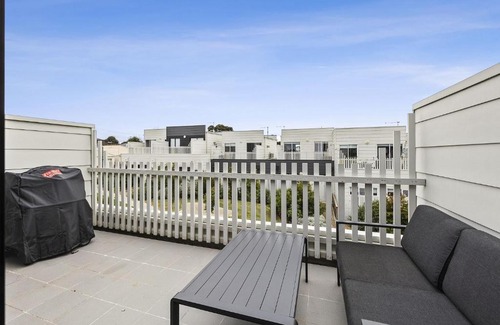 Whittington House | Oxford Central Geelong: Family-Friendly & Accessible Stay