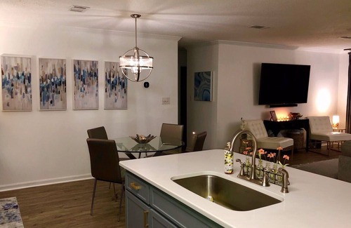 Oxford House | Oxford Condo 2 BD 2 BA Long Term Rental