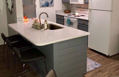 Oxford House | Oxford Condo 2 BD 2 BA Long Term Rental