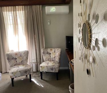 Vryheid Cabin | Oxford Lodge Vryheid: Highly Rated with Unique Amenities