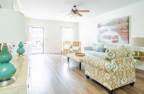 Oxford Apartment | Prime Oxford Location: Steps from Campus with Top Amenities
