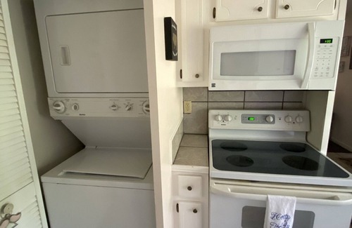 University Hills Condo | Ideal Oxford Town Retreat - Near Campus & Scenic Trails