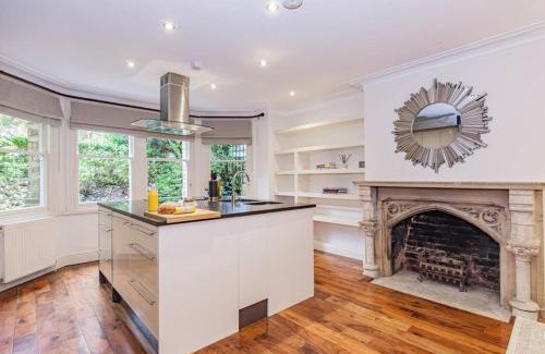 Oxford Apartment | Family-Friendly Comfort at The Palin Apartment, Oxfordshire
