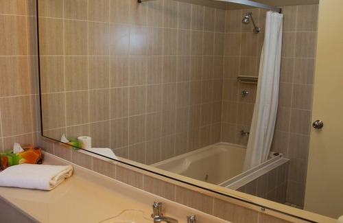 Burradoo Hotel | Discover Comfort at Oxley Motel: Family-Friendly Stay