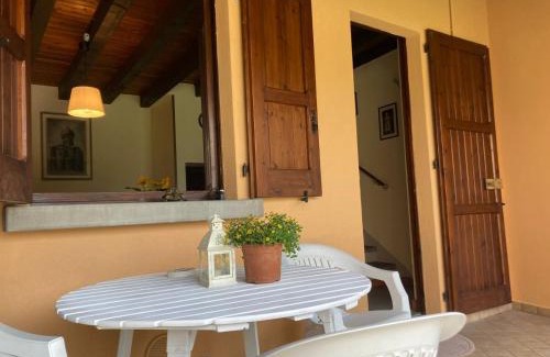 Iseo Apartment | Cozy Oxy Holiday Home with Oceanfront Views and Breakfast