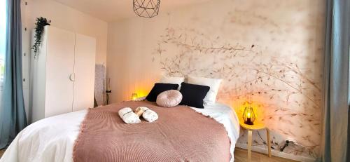 Caudebec-les-Elbeuf Apartment | Bright Two-Room Retreat Near Rouen - Family-Friendly Stay