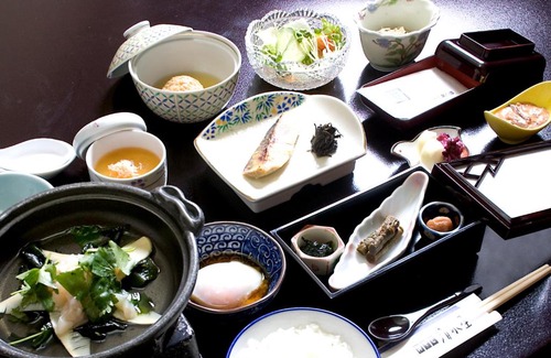 Noboribetsuonsencho Hotel | Family-Friendly Retreat at Oyado Kiyomizuya with Hot Tub