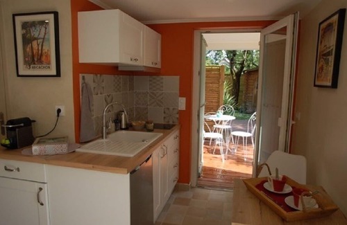 Bruges House | Discover OYAT Apartment: Nature-Infused Retreat Near Bordeaux