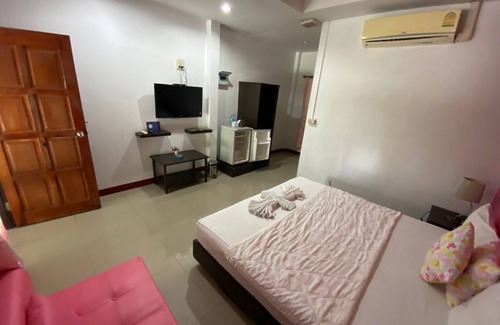 Ban Chang Hotel | Budget-Friendly OYO 1057 Relax Resort with Free Breakfast