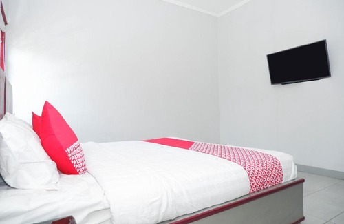 Semarang Hotel | Budget-Friendly Stay at OYO 1284 Executive Residence
