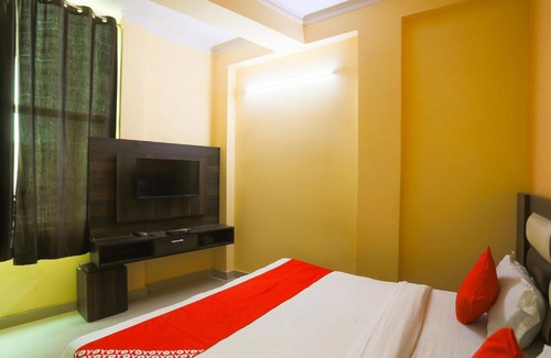 Faridabad Hotel | Family-Friendly Stay at OYO 16362 Hotel National