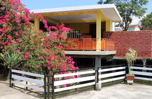 Garut Hotel | Budget-Friendly Stay at OYO 1722 Villa Ciparay Indah
