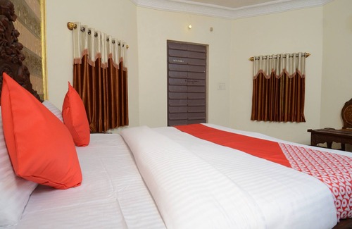 Jhalamand Hotel | Comfortable Stay at OYO 17368 Ranibagh Palace with Breakfast