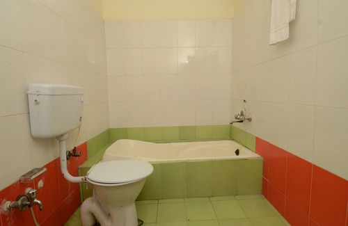 Jhalamand Hotel | Comfortable Stay at OYO 17368 Ranibagh Palace with Breakfast