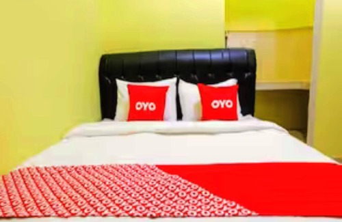Madiun Hotel | Budget-Friendly Stay at OYO 1784 Hj. Aniek Residence