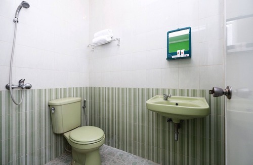 Semarang Hotel | Budget-Friendly Stay at OYO 1815 Gatsu Residence