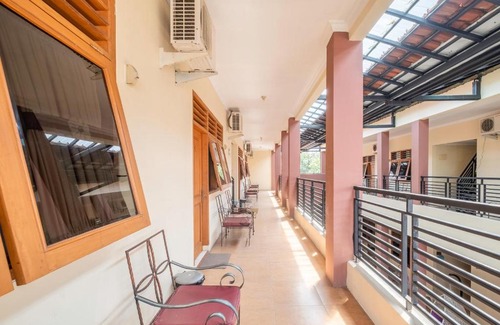Cirebon Hotel | Budget-Friendly Stay at OYO 2121 Pondok Nazwa Syariah
