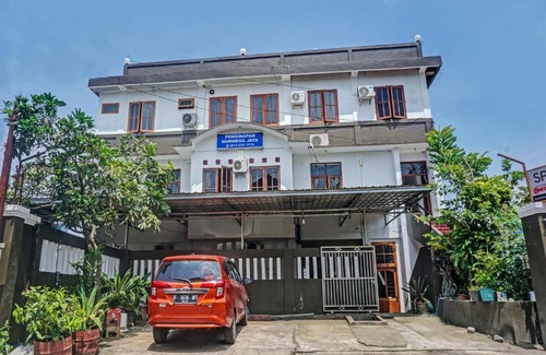 Sukabumi Hotel | Budget-Friendly Stay at OYO 2226 Nurmega Jaya