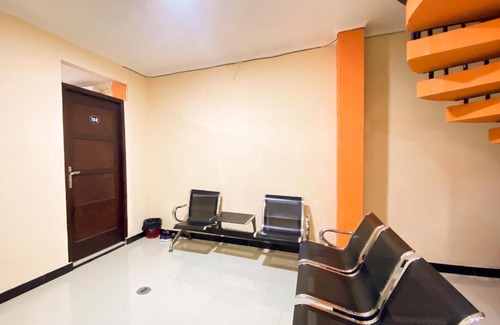 Padang Hotel | Guest Rated 10/10: OYO 2231 Cahaya Homestay Awaits