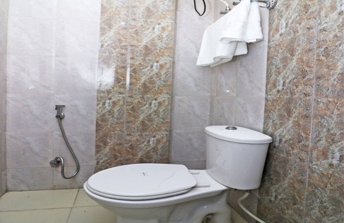 Bajaura Hotel | Cozy Stay at OYO 24550 Ram Rivera with Breakfast Included