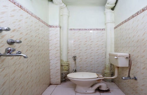 Cuttack Hotel | Budget-Friendly Family Stay at OYO 26808 Shree Ram Residency