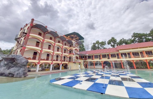 Singkawang Hotel | Budget-Friendly OYO 3196 Hotel Taman Cinta with Breakfast