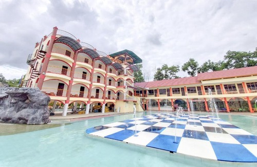 Singkawang Hotel | Budget-Friendly OYO 3196 Hotel Taman Cinta with Breakfast