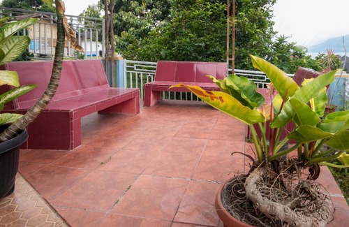 Parapat Hotel | Discover OYO 3275 Hotel Harapan Isyes with Breakfast & Hot Tub