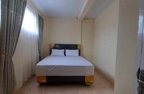Padang Hotel | Budget-Friendly Stay at OYO 3376 Sinar Residence
