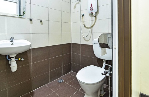 Medan Hotel | Discover OYO 3493 Nami House: Family-Friendly Stays