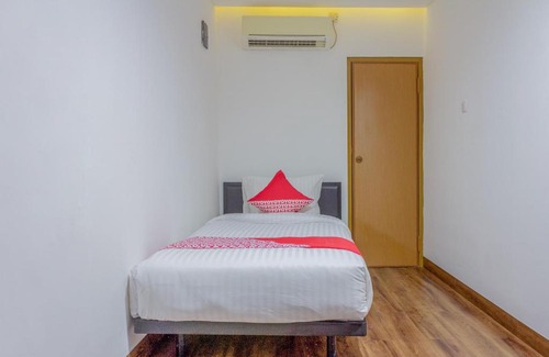 Kebon Kacang Hotel | Budget-Friendly Stay at OYO 366 Thamadhiro Residence