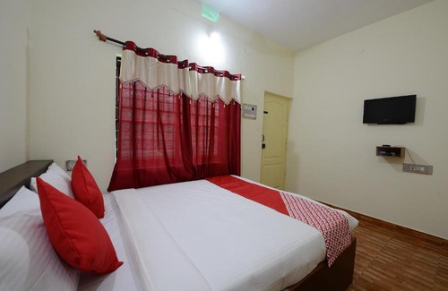 Kushalnagar Hotel | Budget-Friendly Stay at OYO 36676 Maharaja Comforts