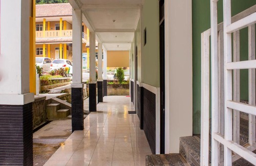 Cimacan Hotel | Cozy OYO 3699 Edotel Smkn 1 Cipanas with Breakfast Included