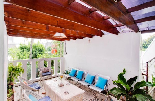 Mampang Prapatan Hotel | Discover OYO 3725 Sisca Guest House: Family-Friendly Stay